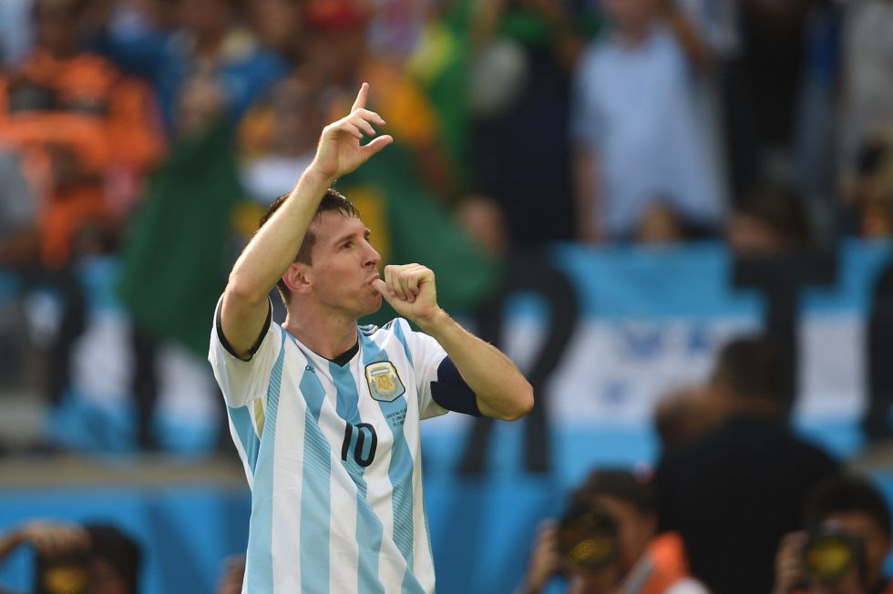 En otro partido discretísimo, Messi salió al rescate a Argentina (AFP)