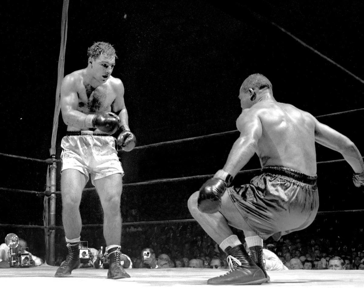 Rocky Marciano tumba a Joea Louis